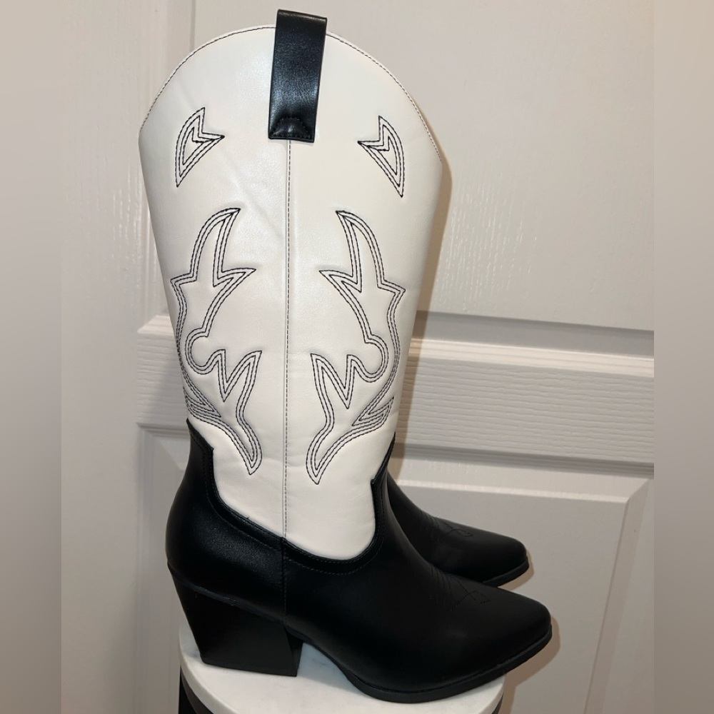 SODA Western Boots - 11 - White / Black - EUC - Picture 3 of 8